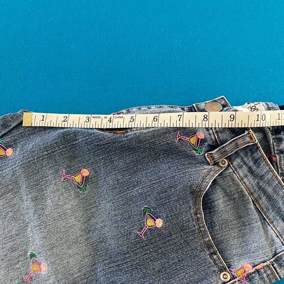 Lilly Pulitzer Embroidered Crop Jeans 4 - Picture 7 of 10
